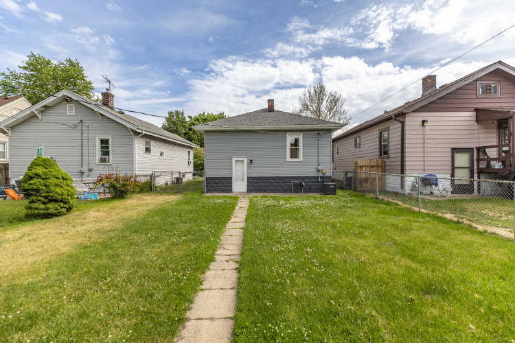 Listing Image 24