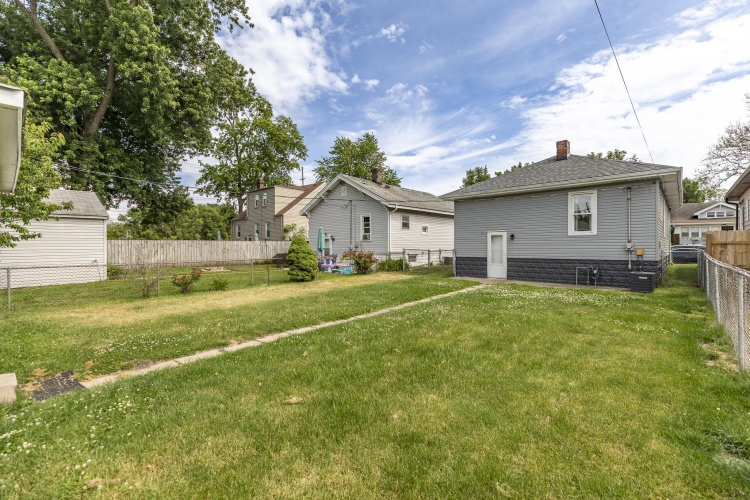 Listing Image 25