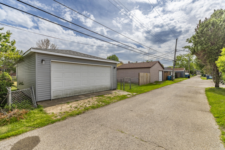 Listing Image 27