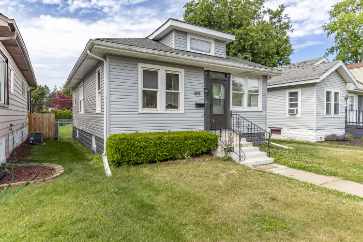 Listing Image 4