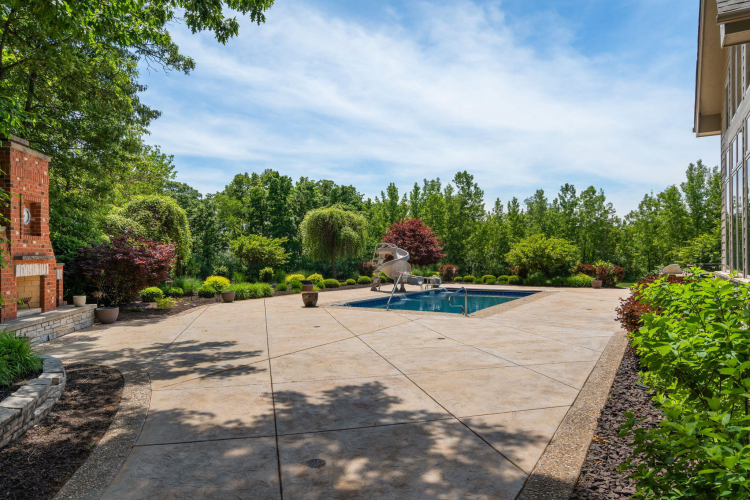 Listing Image 102