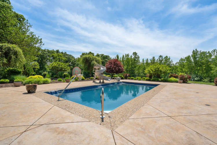 Listing Image 105