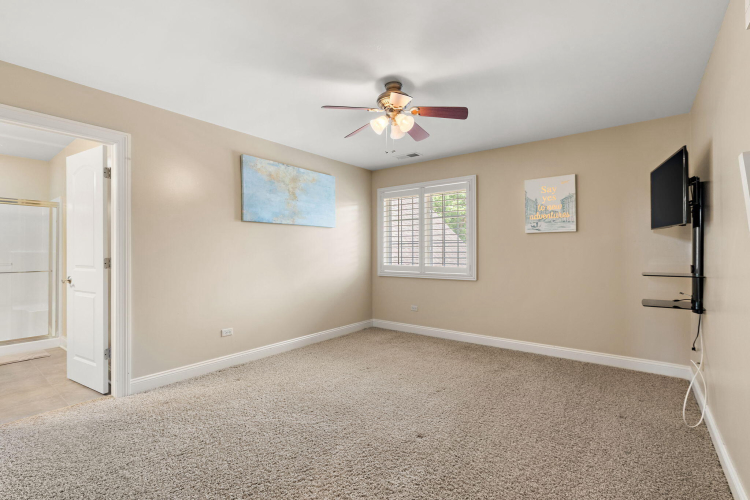 Listing Image 74