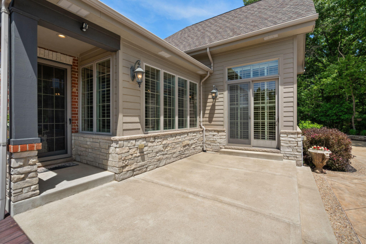 Listing Image 100