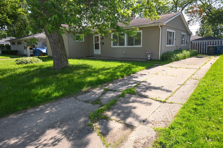 Listing Image 23