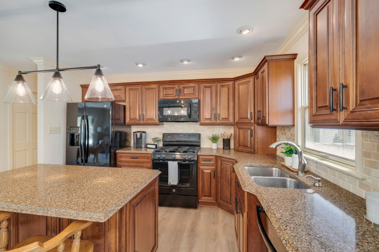 Listing Image 9