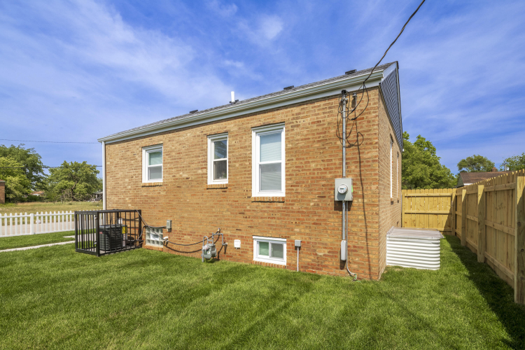 Listing Image 48