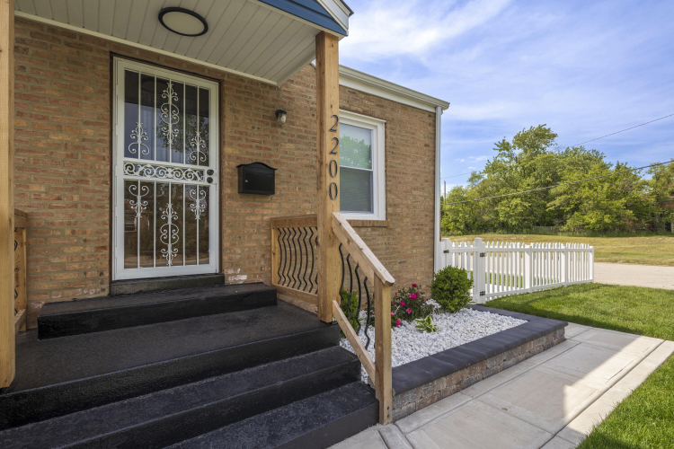 Listing Image 6