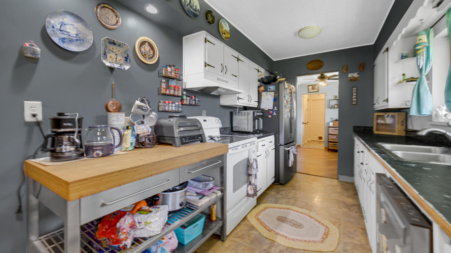 Listing Image 9