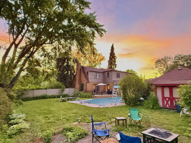 Listing Image 4