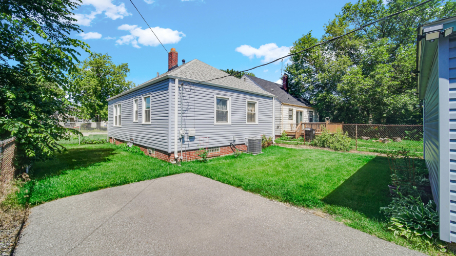 Listing Image 14