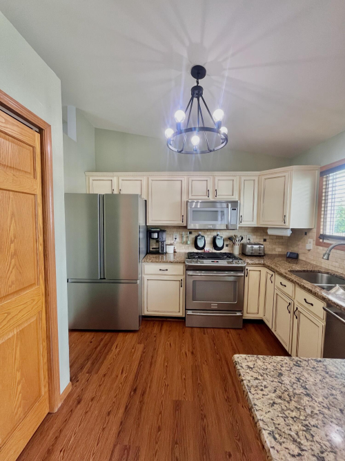 Listing Image 14