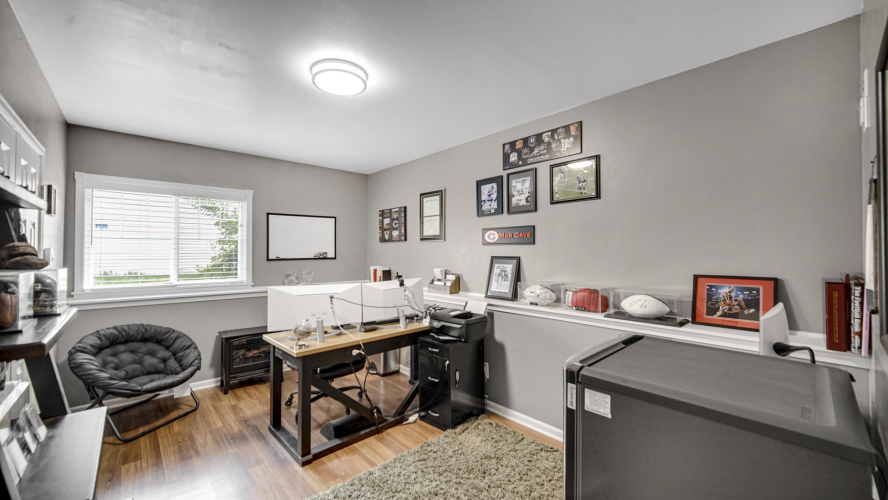 Listing Image 10