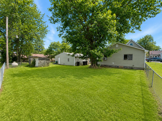 Listing Image 4