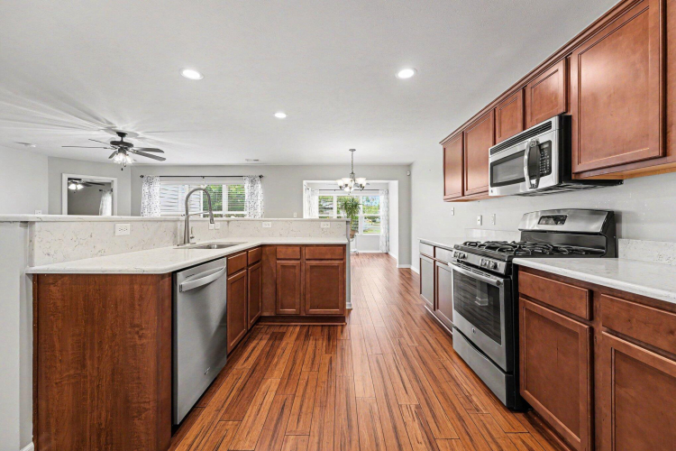 Listing Image 14