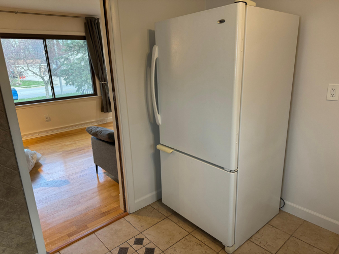 Listing Image 6