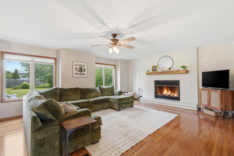 Listing Image 14