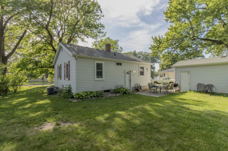 Listing Image 15