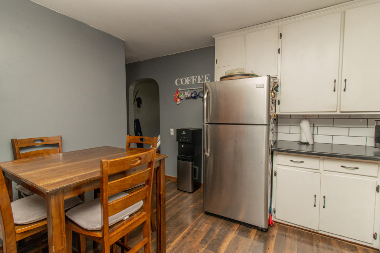 Listing Image 8