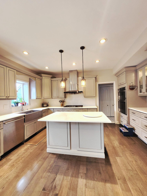 Listing Image 19