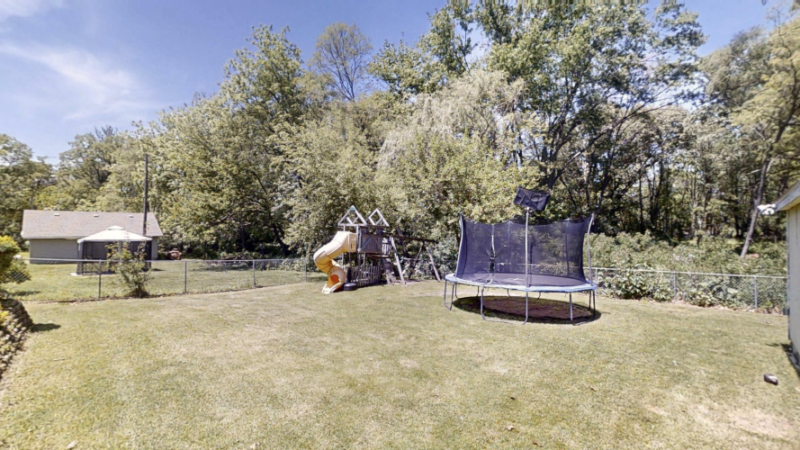 Listing Image 44