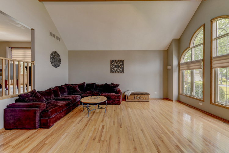 Listing Image 4