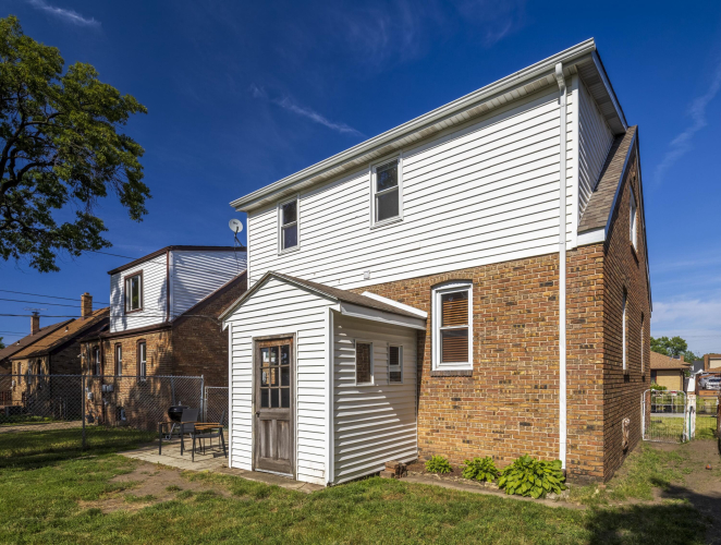 Listing Image 5