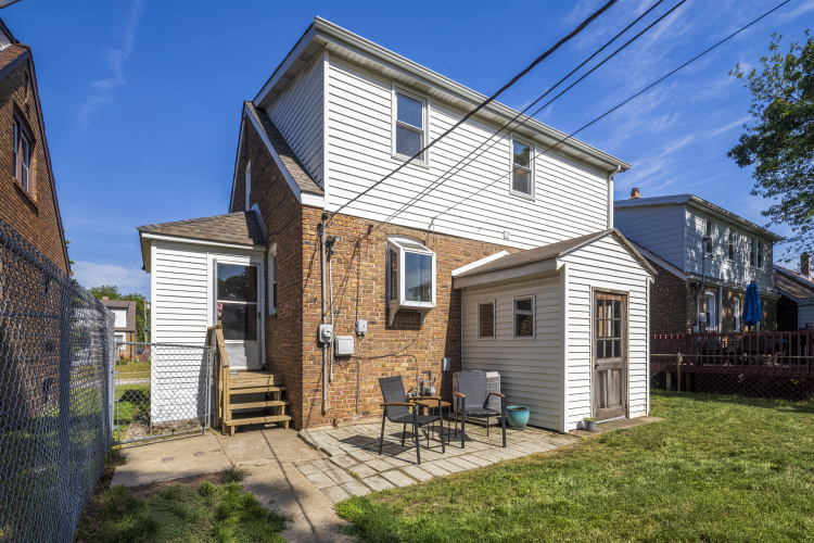 Listing Image 6