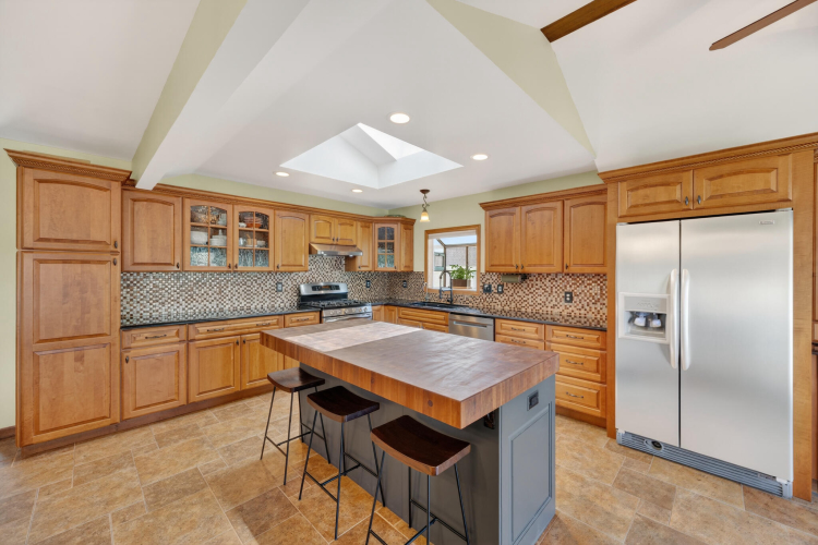 Listing Image 13