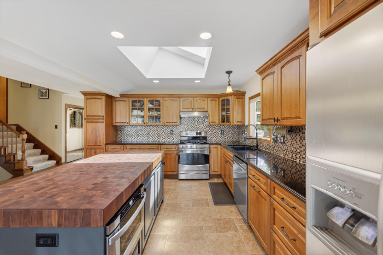 Listing Image 14