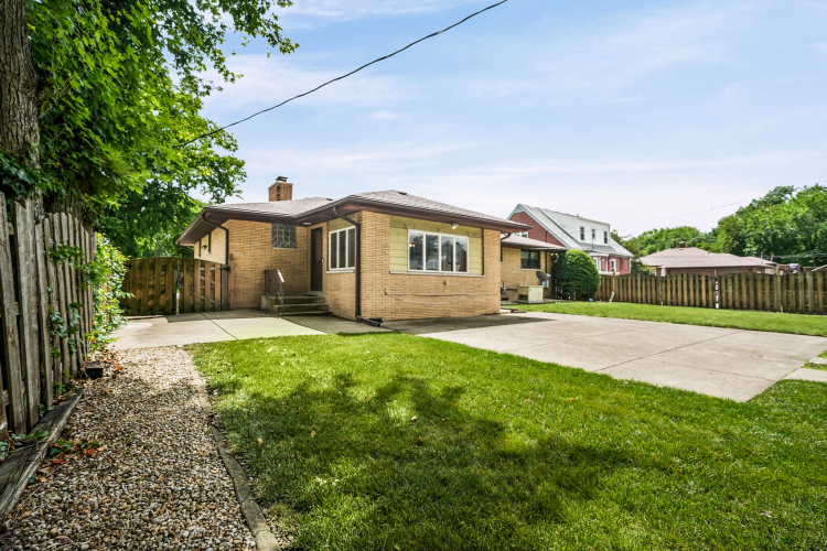 Listing Image 23