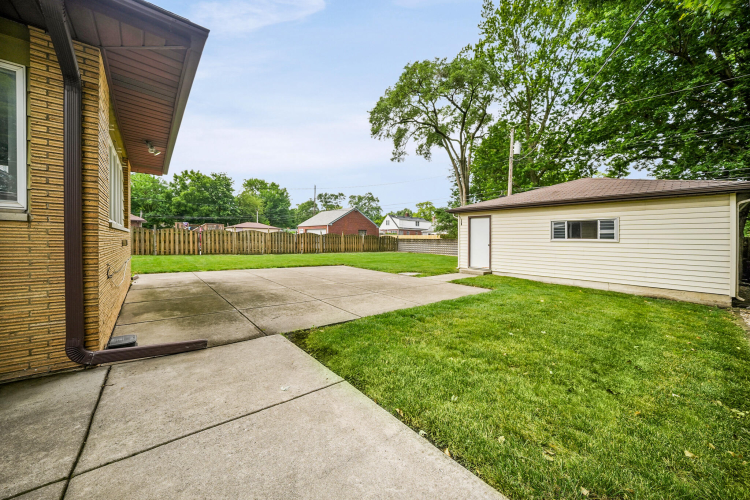 Listing Image 24