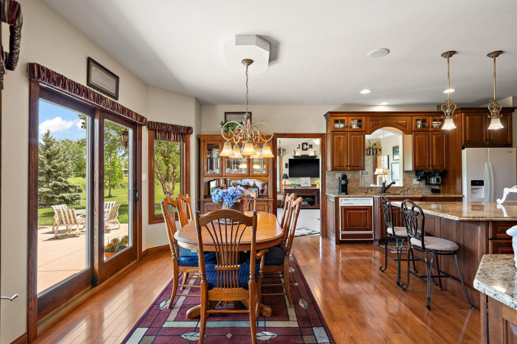 Listing Image 19