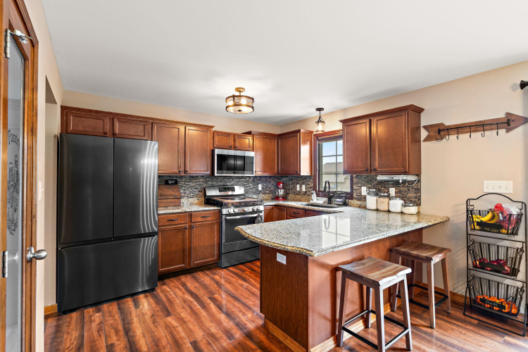 Listing Image 11