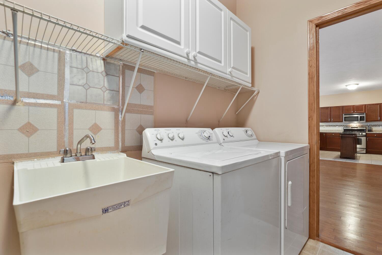 Listing Image 15
