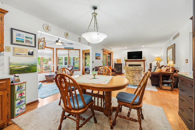 Listing Image 13