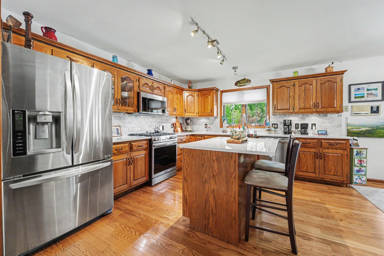 Listing Image 8