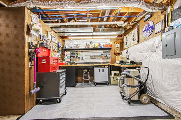 Listing Image 32