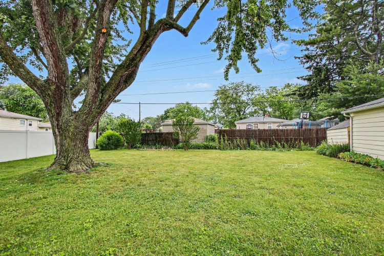 Listing Image 19