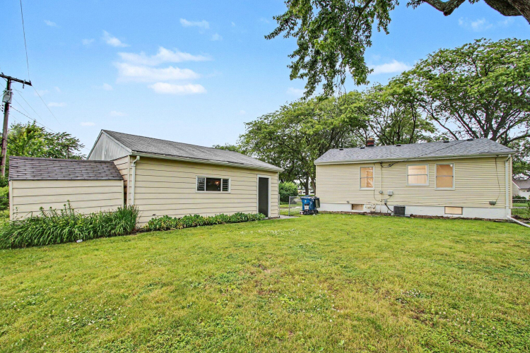Listing Image 20