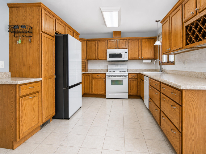 Listing Image 19