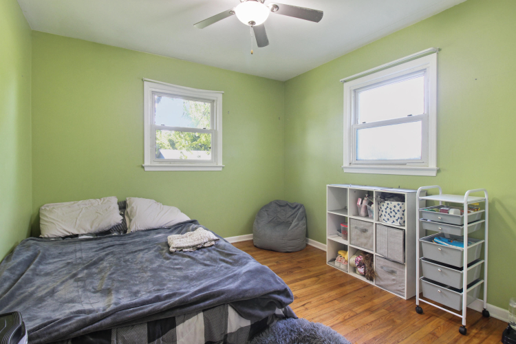 Listing Image 12