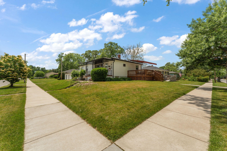 Listing Image 19