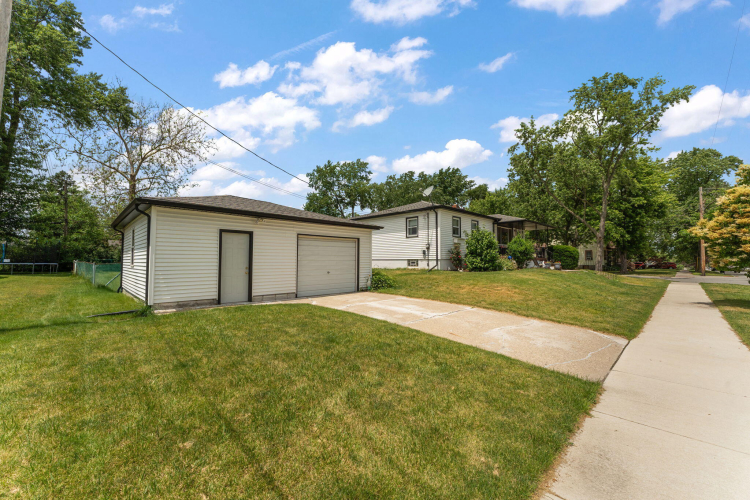 Listing Image 20