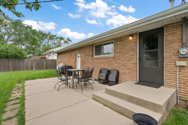 Listing Image 18