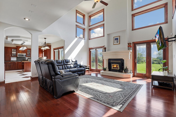 Listing Image 9