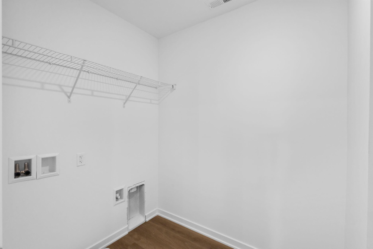 Listing Image 52