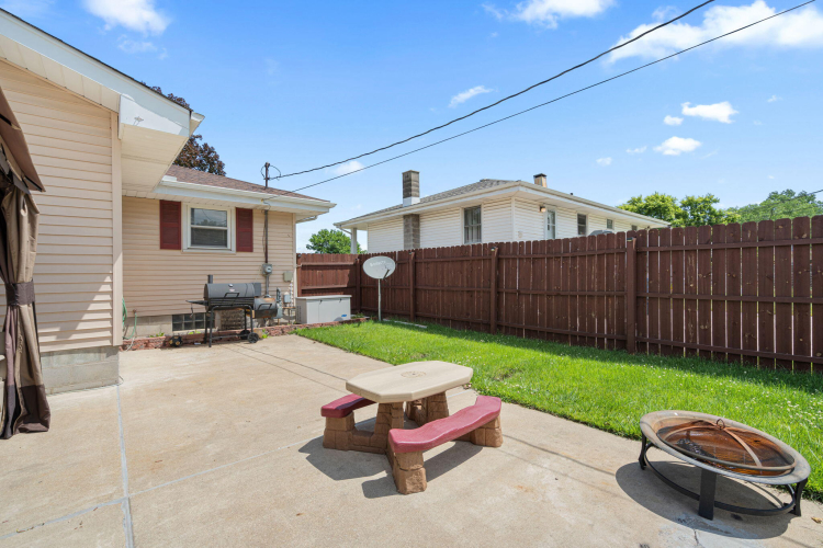 Listing Image 19