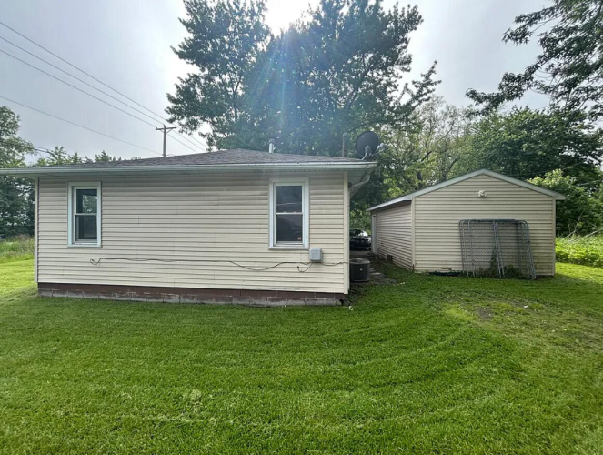 Listing Image 12