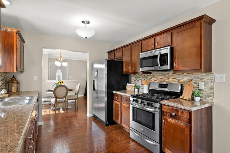Listing Image 7